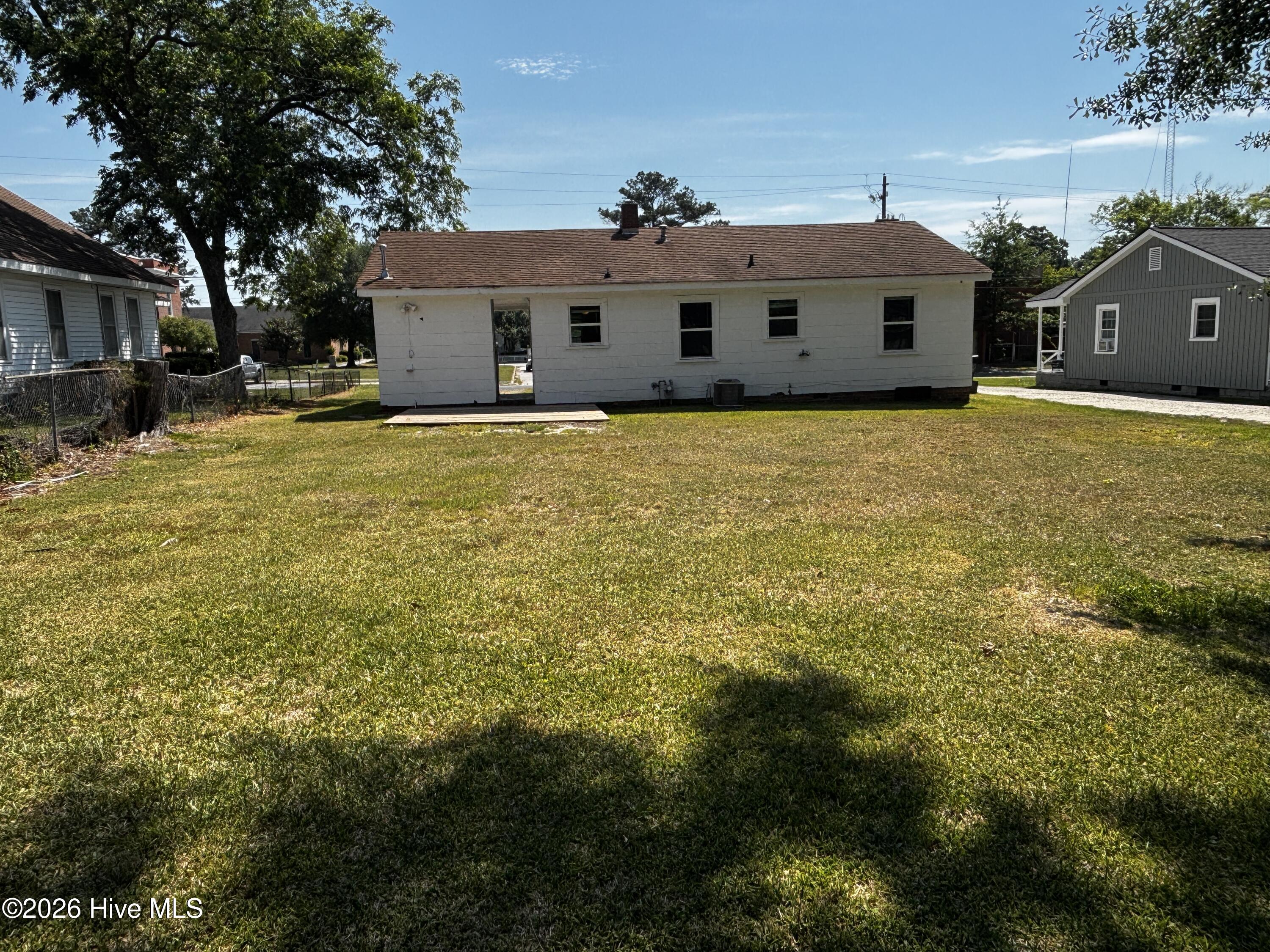 311 Church Street Thomson, GA 30824 - Photo 2 of 27 IMG_3455
