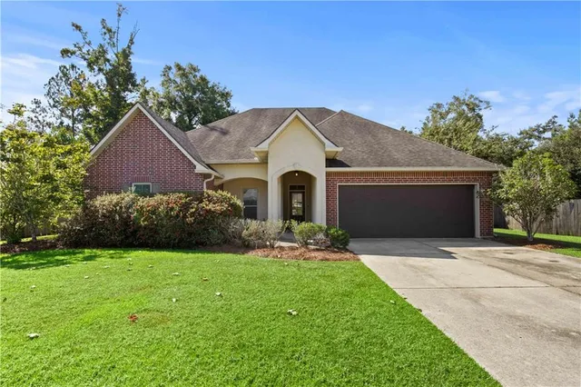 $362,000 | 911 Woodsprings Court, Covington, LA 70433