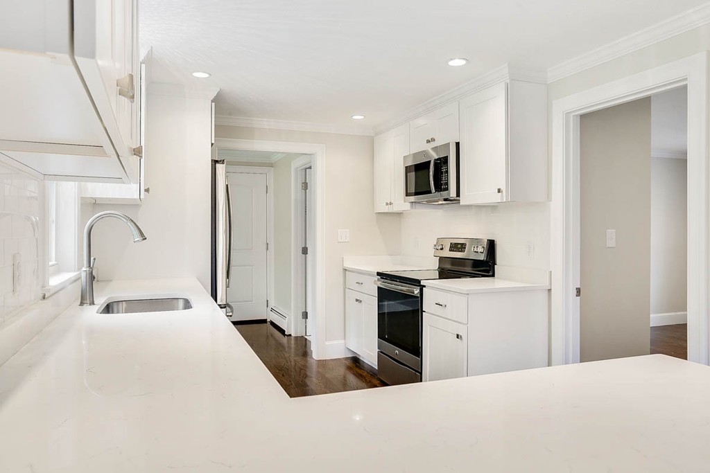 35 Birchmeadow Road Amesbury, MA 01913 - Photo 7 of 29 Gallery Image 7