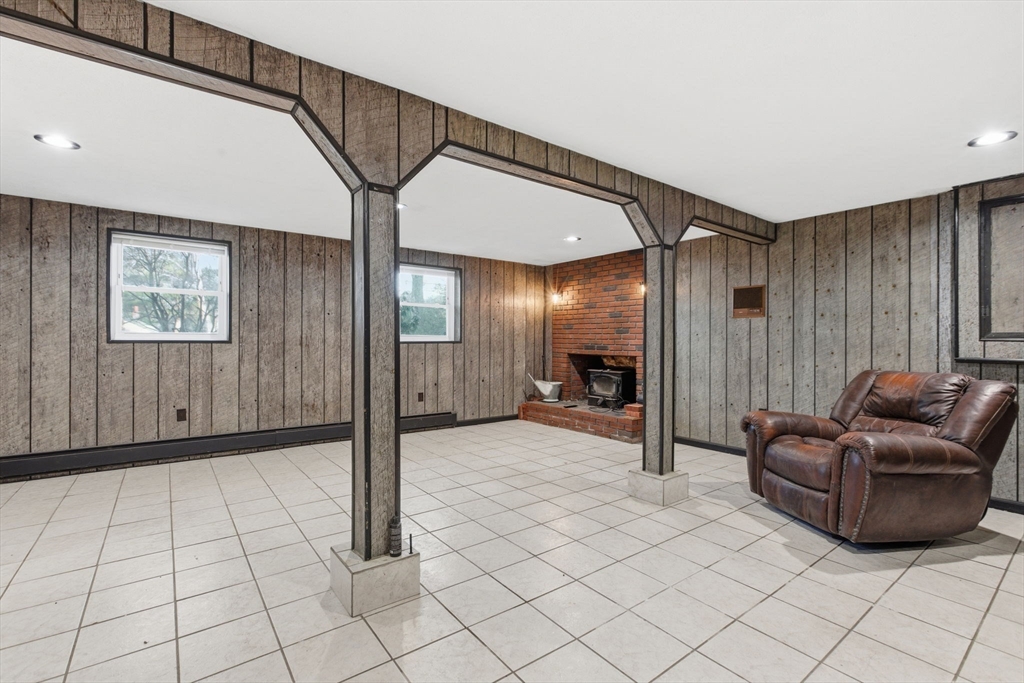 78 Dunstable Road Westford, MA 01886 - Photo 19 of 27 a view of a livingroom with furniture