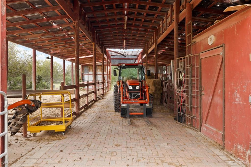 23725 North Val Verde Road Edinburg, TX 78542 - Photo 37 of 38 View of horse barn