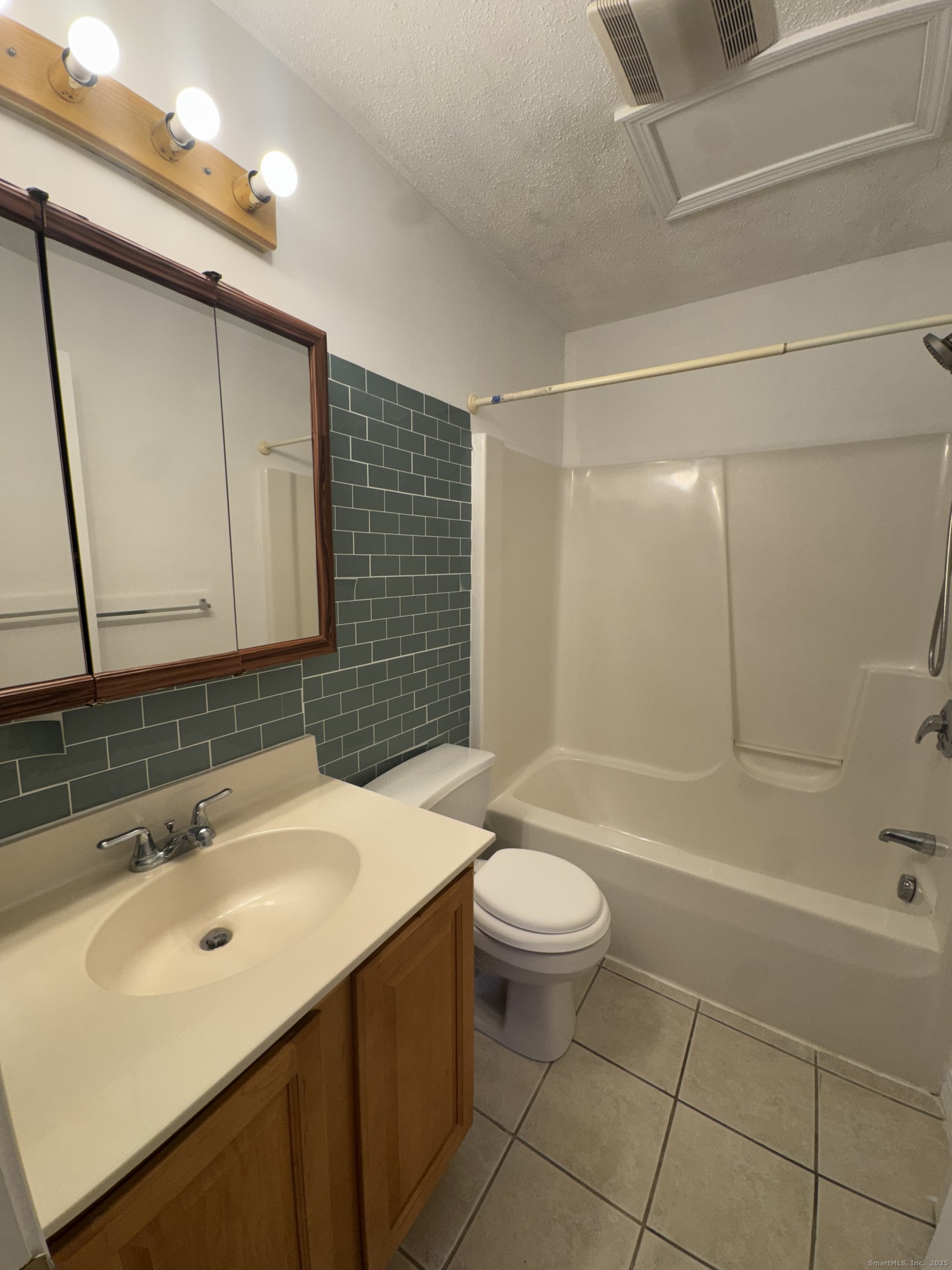 1 Long Society Road Norwich, CT 06365 - Photo 8 of 27