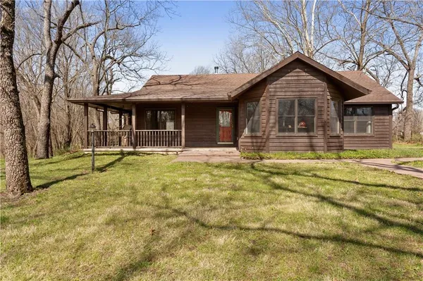 $485,000 | 153 East 1250th Road, Baldwin City, KS 66006