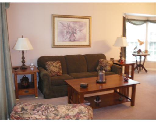 610 Hancock Court McKees Rocks, PA 15136 - Photo 2 of 18 Living Room.