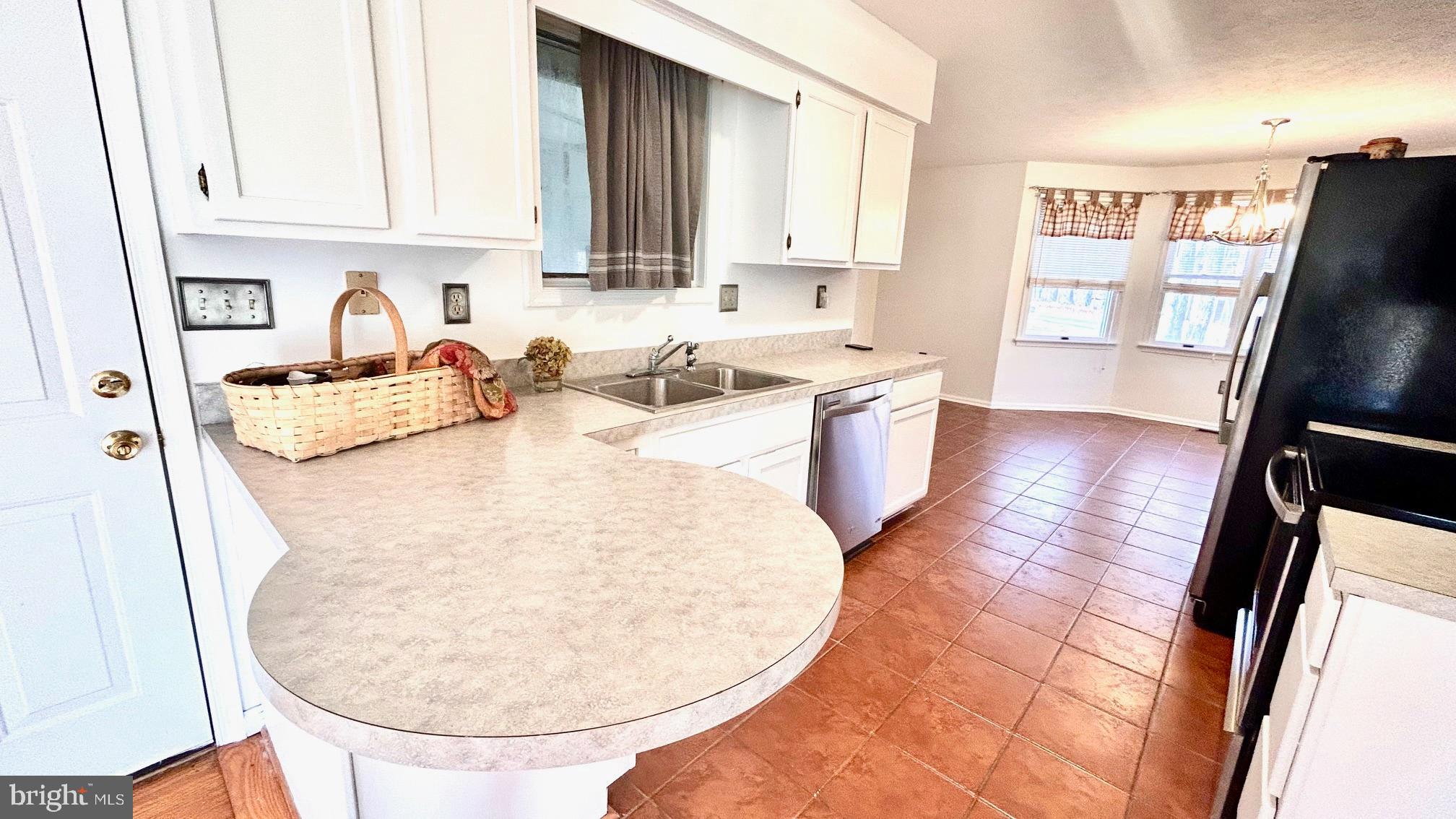 100 Greenbriar Circle Cross Junction, VA 22625 - Photo 15 of 79 Kitchen with fresh paint