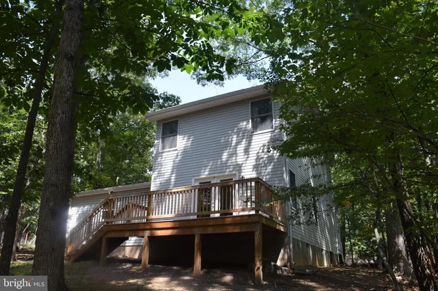 $329,000 | 100 Greenbriar Circle, Cross Junction, VA 22625