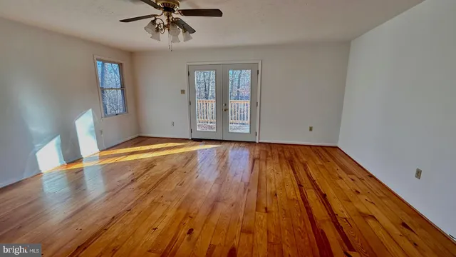 $329,000 | 100 Greenbriar Circle, Cross Junction, VA 22625