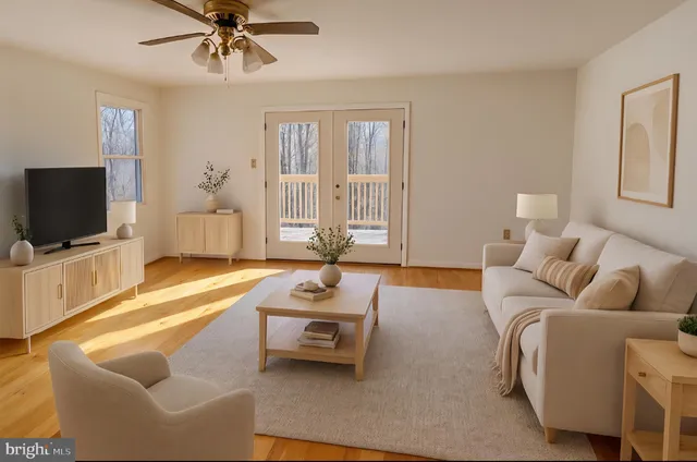 $329,000 | 100 Greenbriar Circle, Cross Junction, VA 22625