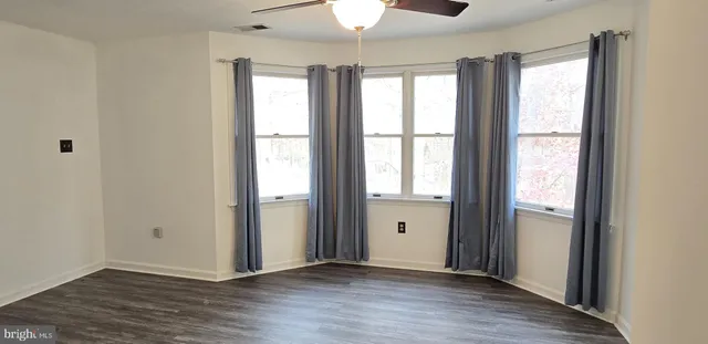 $329,000 | 100 Greenbriar Circle, Cross Junction, VA 22625