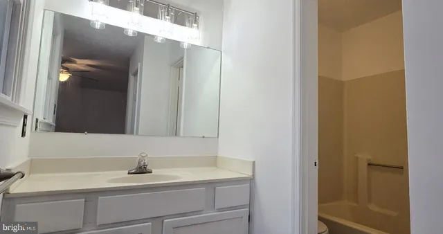 $329,000 | 100 Greenbriar Circle, Cross Junction, VA 22625