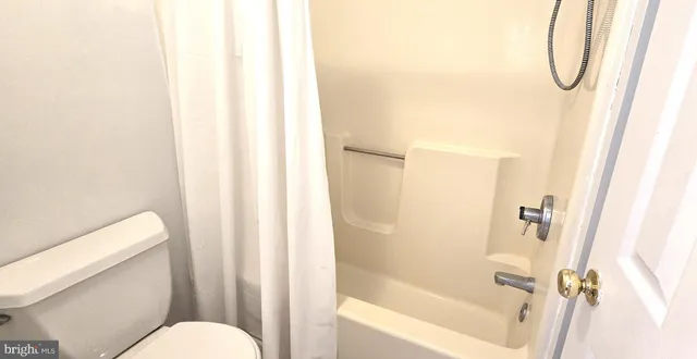 $329,000 | 100 Greenbriar Circle, Cross Junction, VA 22625