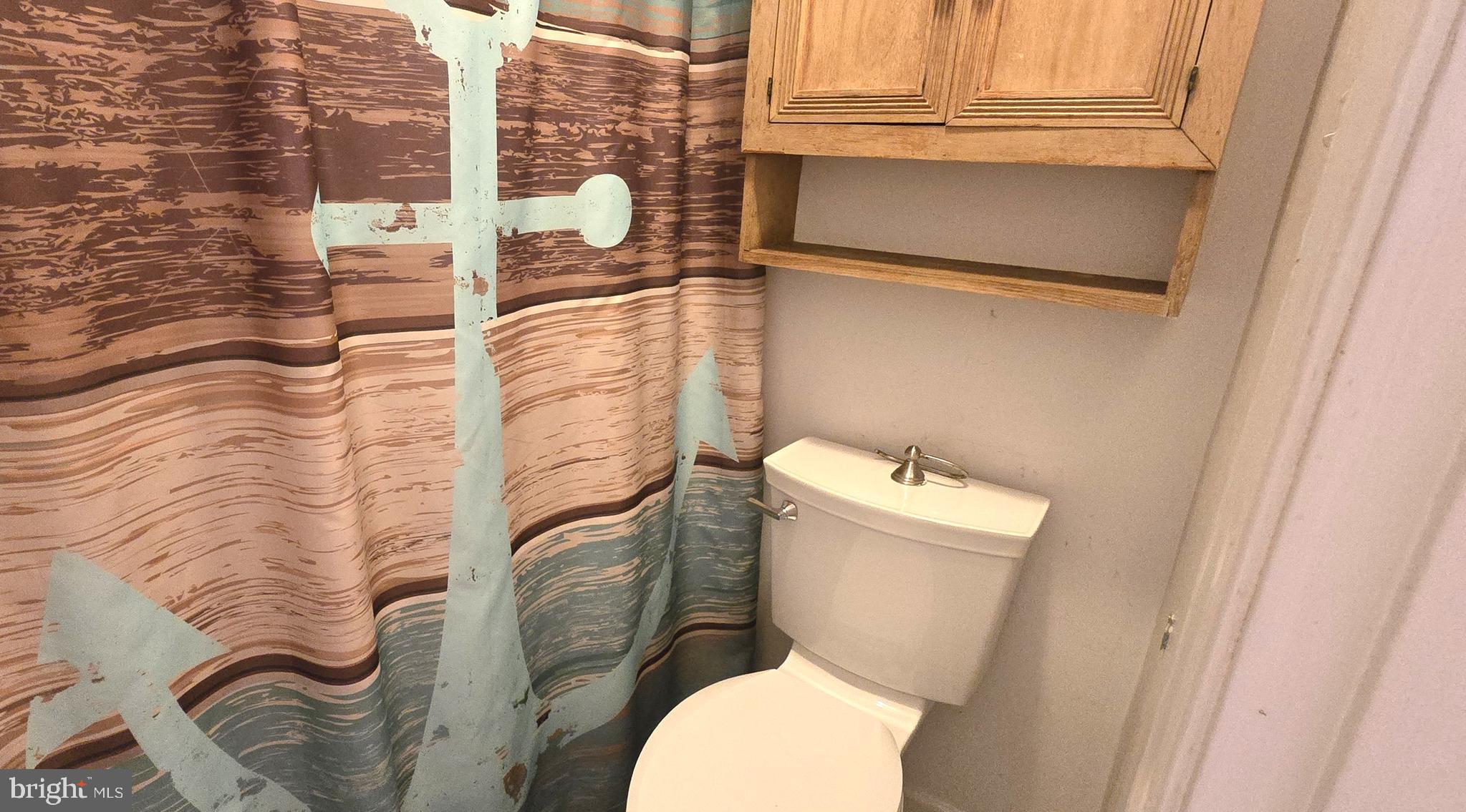 100 Greenbriar Circle Cross Junction, VA 22625 - Photo 37 of 79 Hall full bath