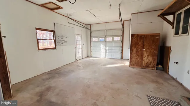 $329,000 | 100 Greenbriar Circle, Cross Junction, VA 22625