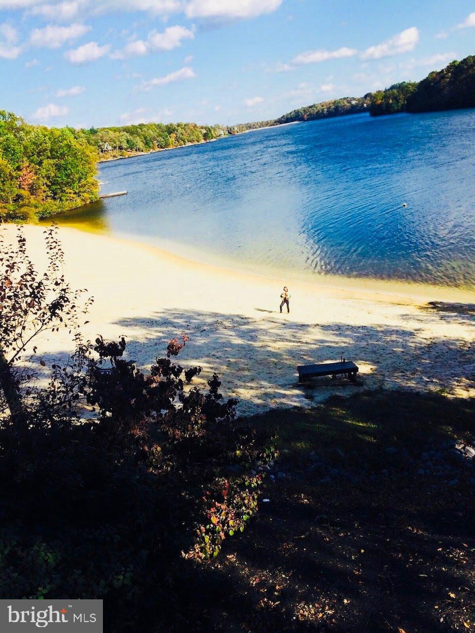 100 Greenbriar Circle Cross Junction, VA 22625 - Photo 50 of 79 a view of an ocean and beach