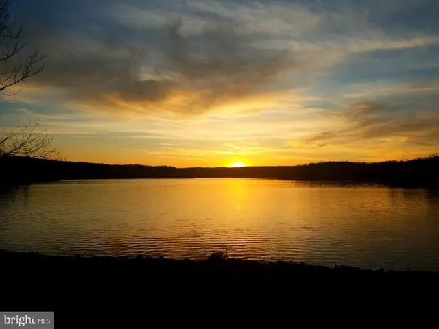 $329,000 | 100 Greenbriar Circle, Cross Junction, VA 22625