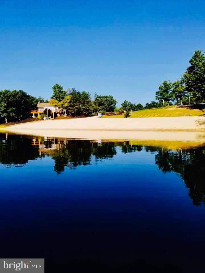 100 Greenbriar Circle Cross Junction, VA 22625 - Photo 58 of 79 a view of an ocean and city