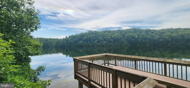 $329,000 | 100 Greenbriar Circle, Cross Junction, VA 22625