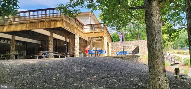 $329,000 | 100 Greenbriar Circle, Cross Junction, VA 22625