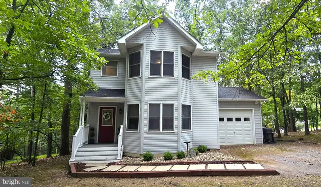 $329,000 | 100 Greenbriar Circle, Cross Junction, VA 22625