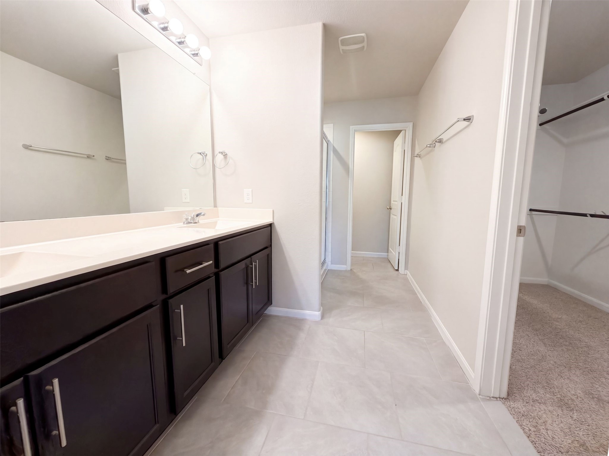 8322 Oakleaf Meadow Court Rosharon, TX 77583 - Photo 8 of 23 Gallery Image 8