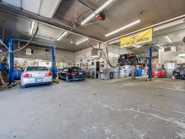 $4,250,000 | 2648-2666 Waukegan Avenue, Highland Park, IL 60035