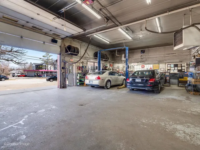 $4,250,000 | 2648-2666 Waukegan Avenue, Highland Park, IL 60035