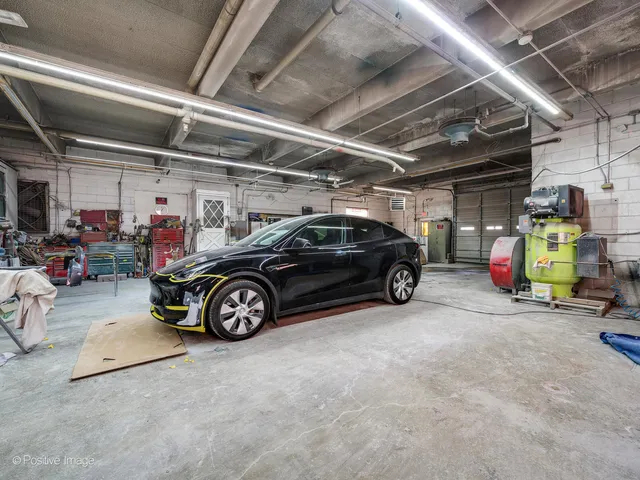 $4,250,000 | 2648-2666 Waukegan Avenue, Highland Park, IL 60035