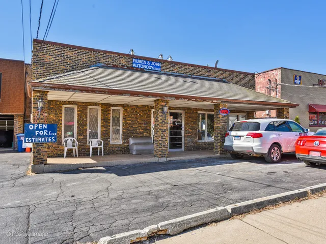 $4,250,000 | 2648-2666 Waukegan Avenue, Highland Park, IL 60035