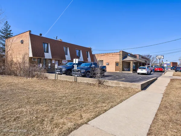 $3,750,000 | 2648-2666 Waukegan Avenue, Highland Park, IL 60035