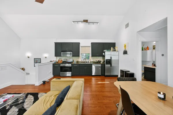 $2,400 | 1312 Woodland Avenue, Unit B, Austin, TX 78704