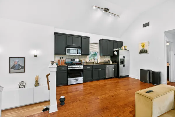 $2,400 | 1312 Woodland Avenue, Unit B, Austin, TX 78704
