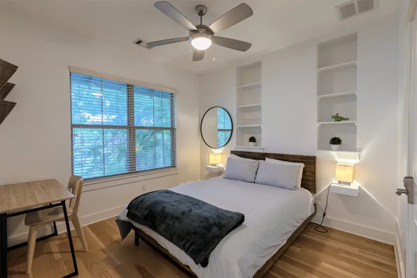 $2,400 | 1312 Woodland Avenue, Unit B, Austin, TX 78704