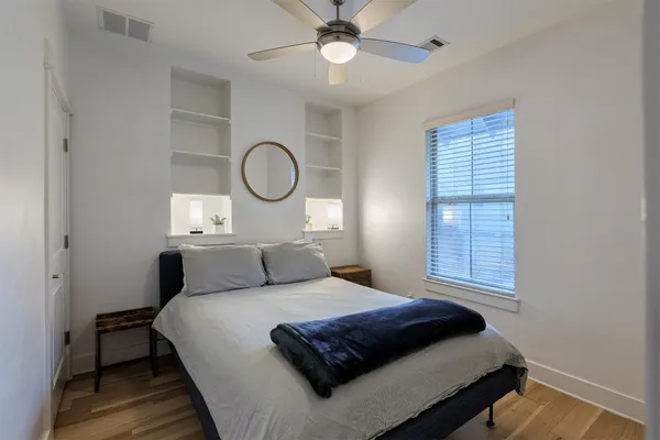 $2,400 | 1312 Woodland Avenue, Unit B, Austin, TX 78704