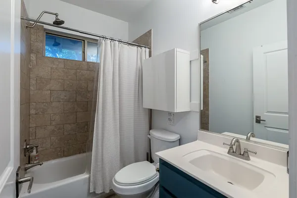$2,400 | 1312 Woodland Avenue, Unit B, Austin, TX 78704