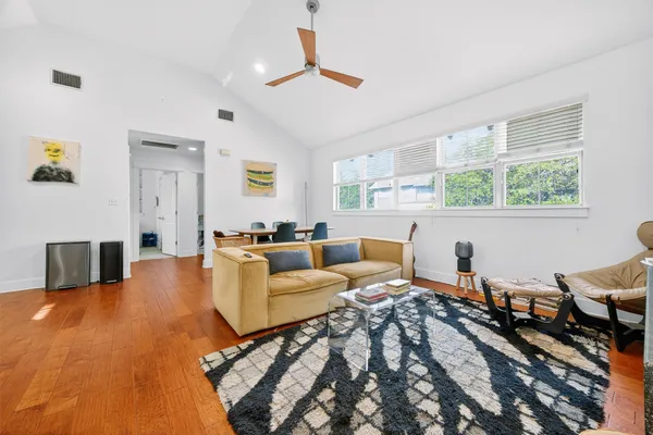 $2,400 | 1312 Woodland Avenue, Unit B, Austin, TX 78704