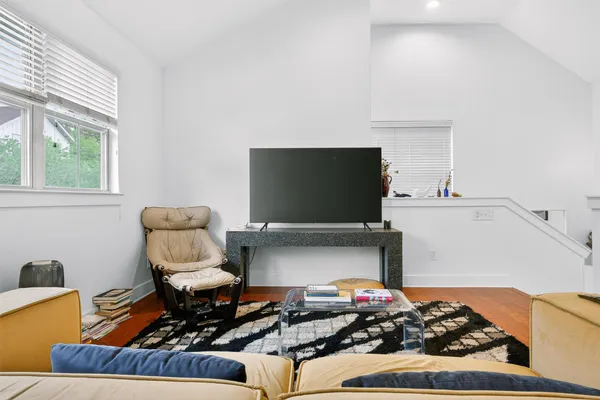 $2,400 | 1312 Woodland Avenue, Unit B, Austin, TX 78704