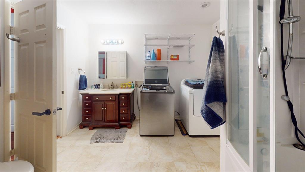 1206 South Clark Road Duncanville, TX 75137 - Photo 20 of 38 a view of cabinets