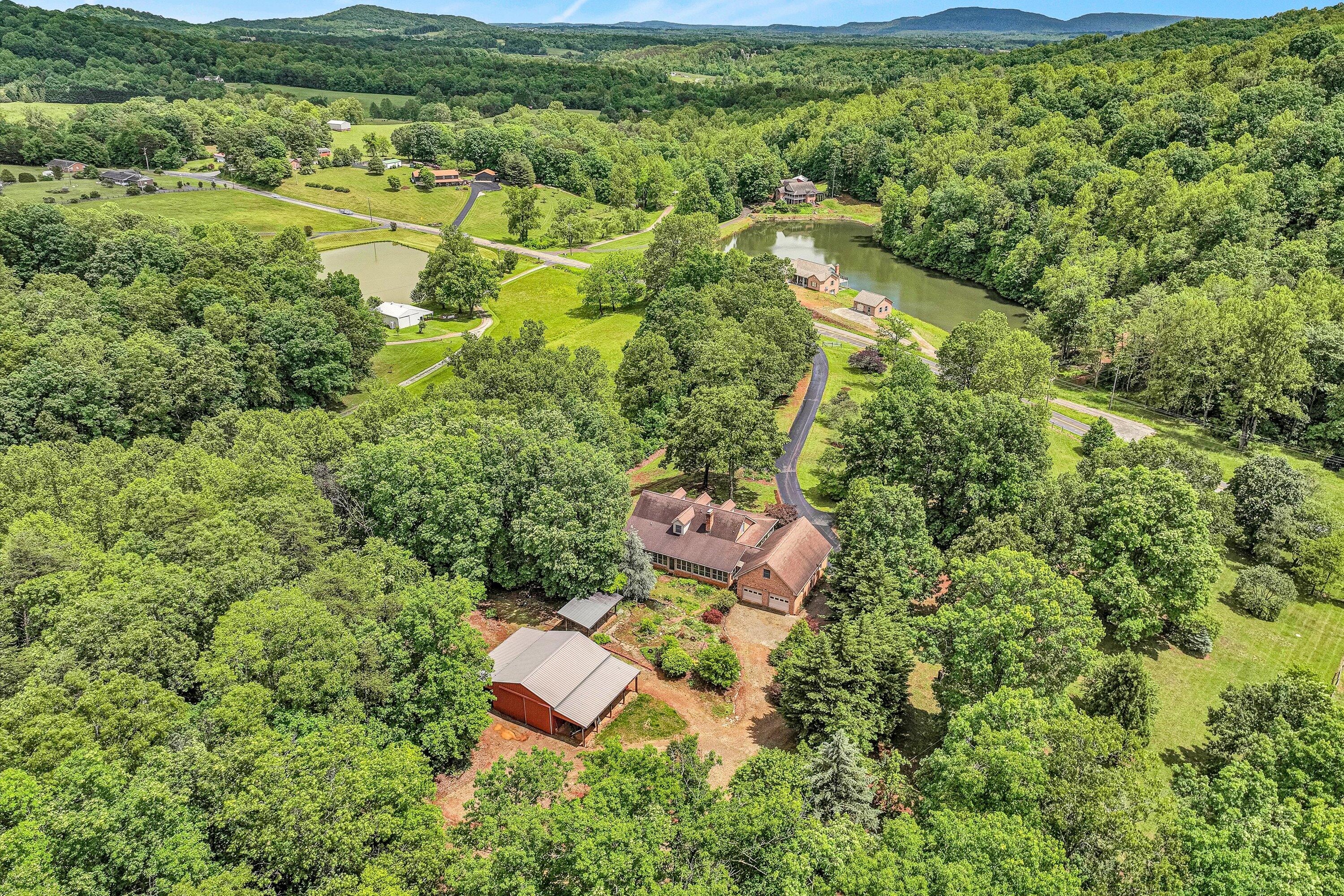 5531 Bethlehem Road Boones Mill, VA 24065 - Photo 3 of 69 50-SGM-2-6