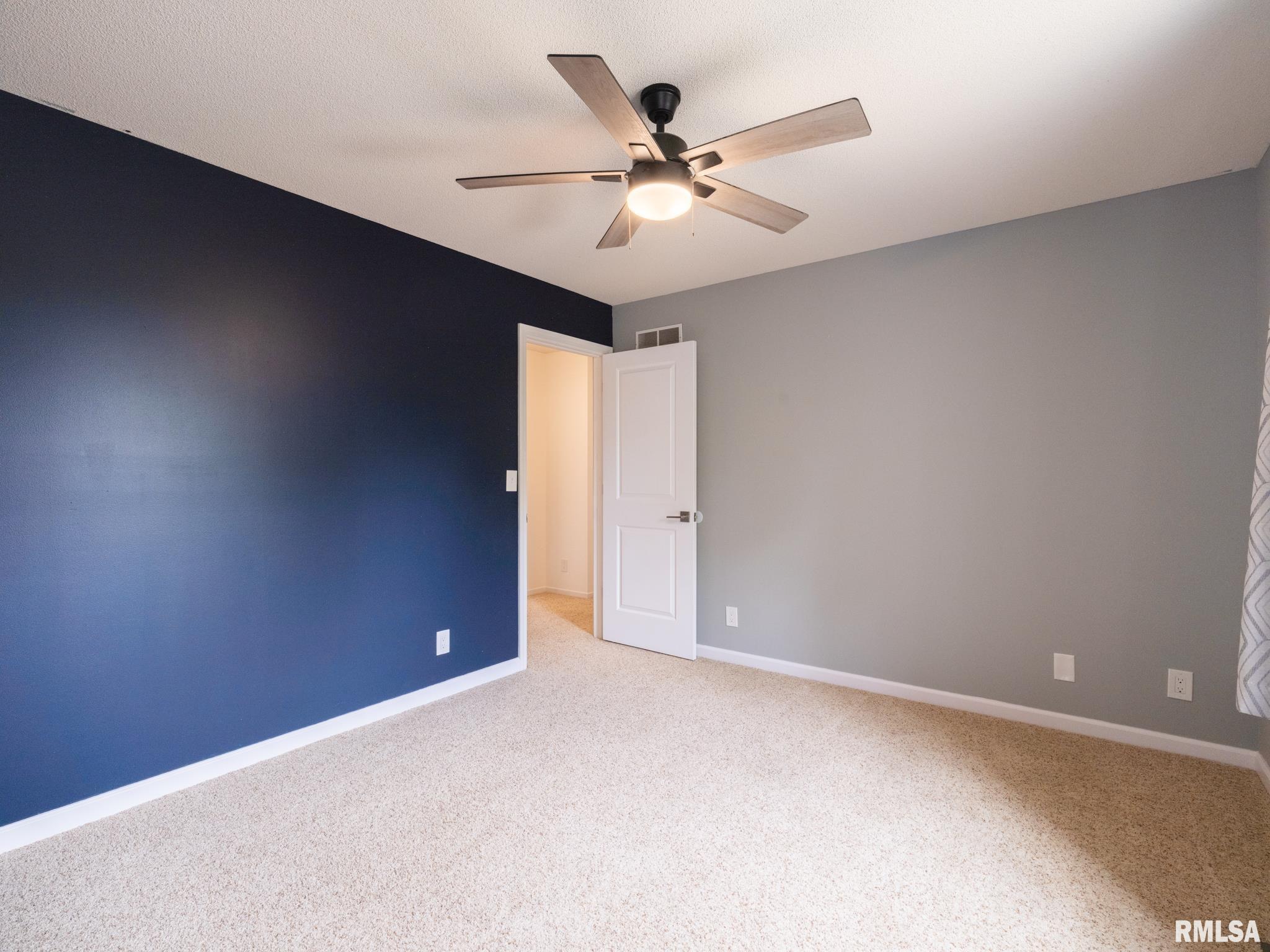 6607 North Camelot Road Peoria, IL 61615 - Photo 40 of 75