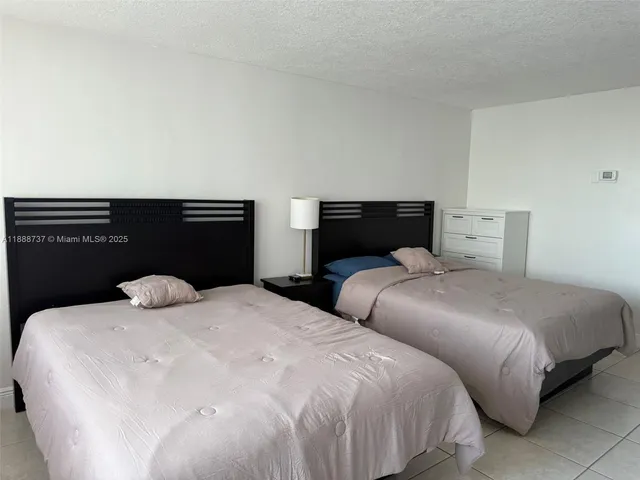 $1,990 | 19201 Collins Avenue, Unit 841, Sunny Isles Beach, FL 33160