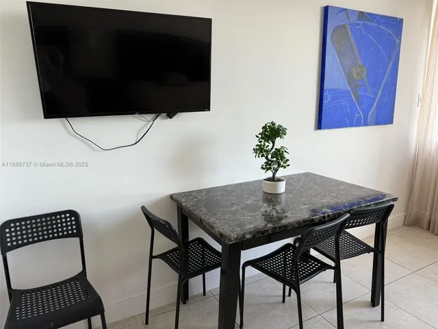 $1,990 | 19201 Collins Avenue, Unit 841, Sunny Isles Beach, FL 33160