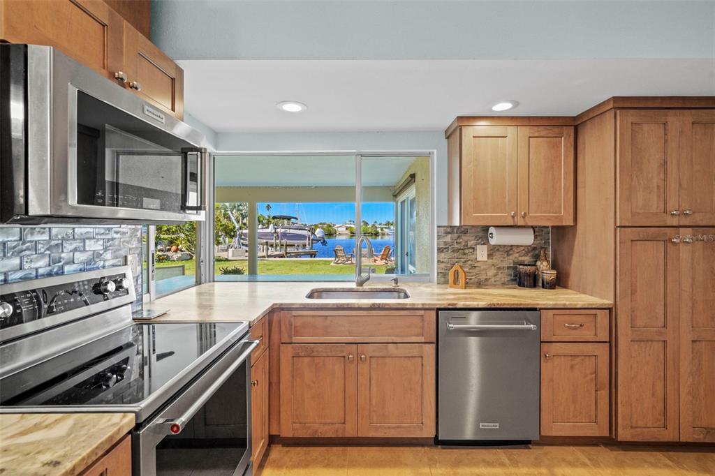 3711 Floramar Terrace New Port Richey, FL 34652 - Photo 13 of 84