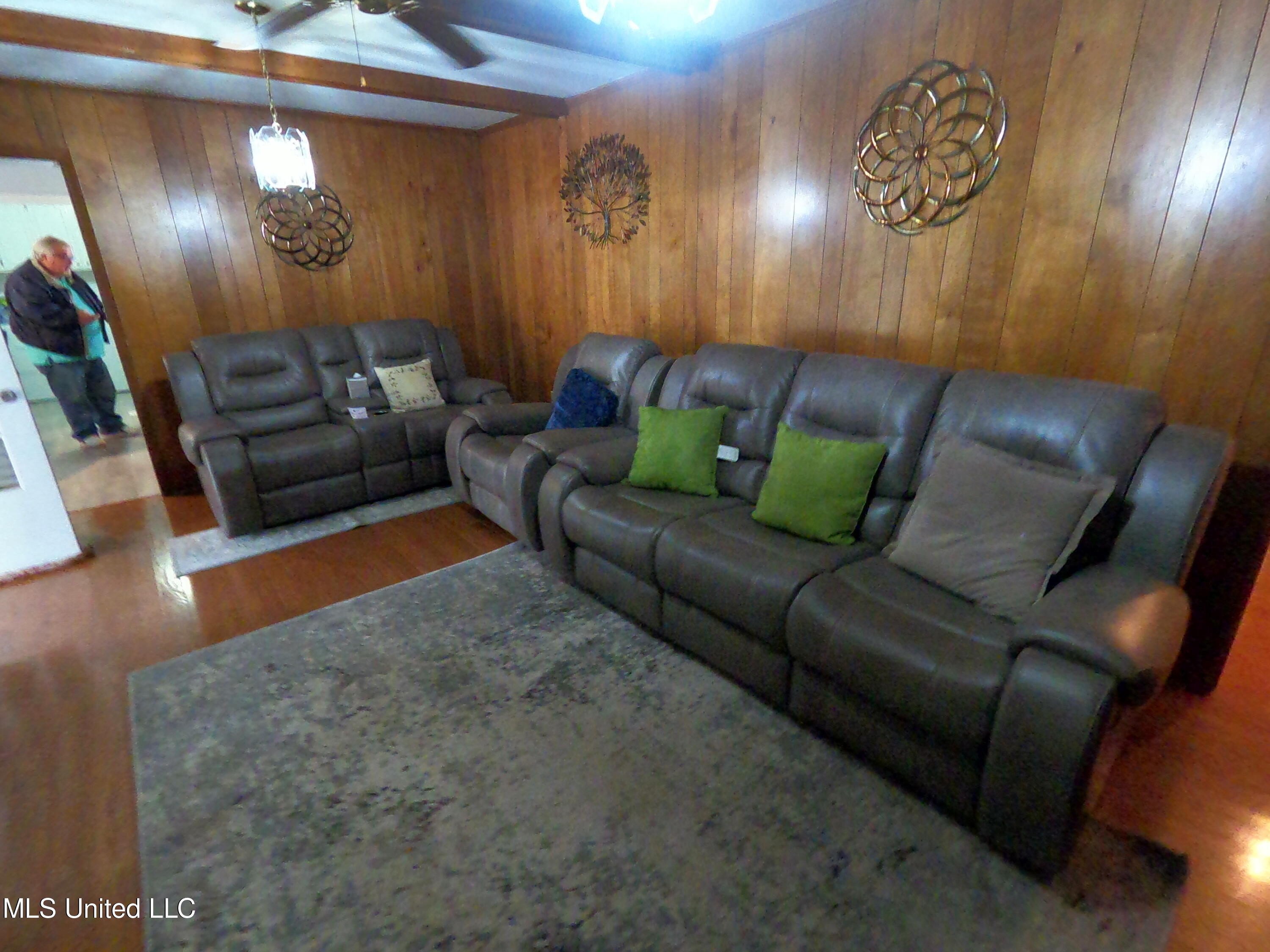 6126 Woodhaven Road Jackson, MS 39206 - Photo 17 of 26 GOPR1198
