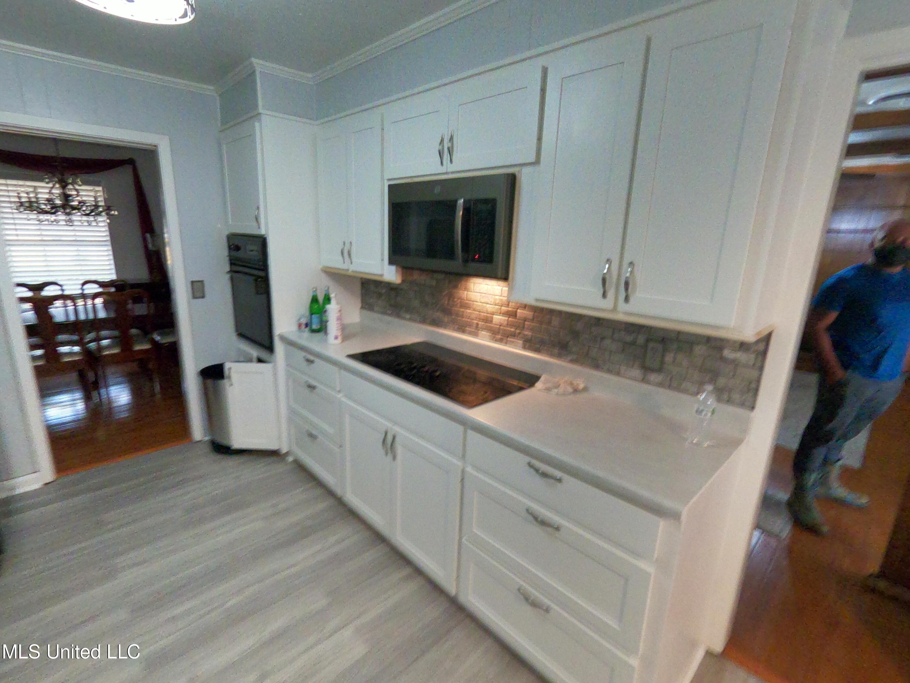 6126 Woodhaven Road Jackson, MS 39206 - Photo 3 of 26 GOPR1184