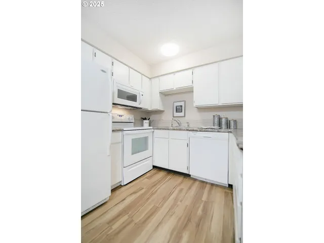 $184,900 | 2005 Tibbetts Drive, Unit 203, Longview, WA 98632