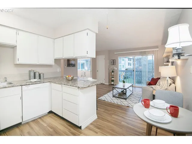 $184,900 | 2005 Tibbetts Drive, Unit 203, Longview, WA 98632