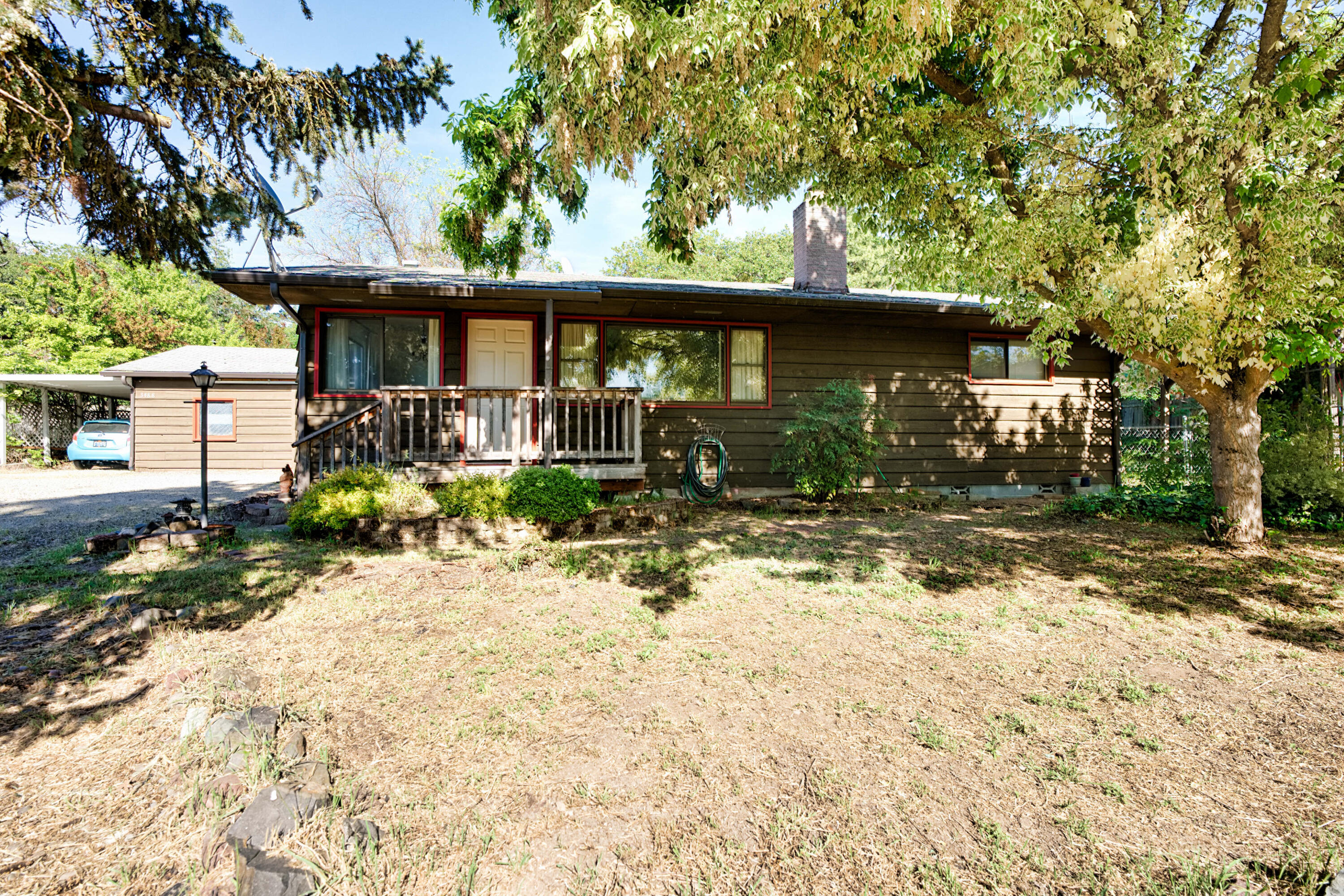 3488 North Foothill Road Medford, OR 97504 - Photo 11 of 47 Front