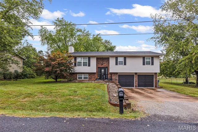 $270,000 | 106 James Drive, Troy, IL 62294