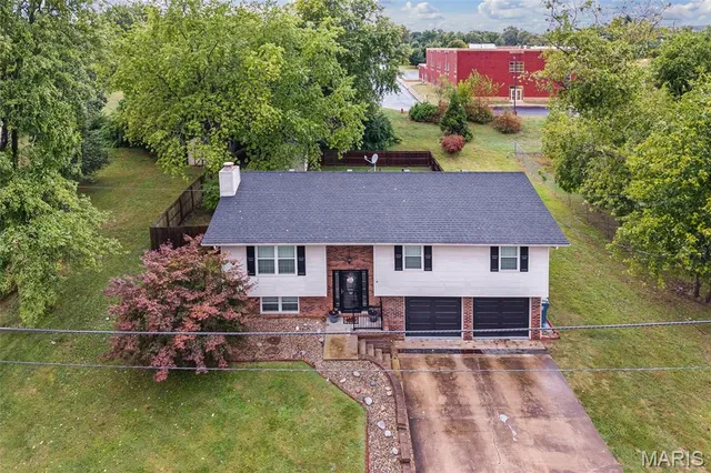 $270,000 | 106 James Drive, Troy, IL 62294