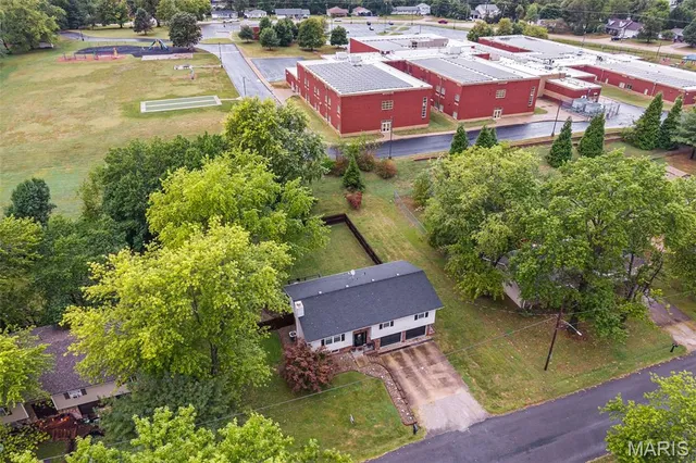 $270,000 | 106 James Drive, Troy, IL 62294